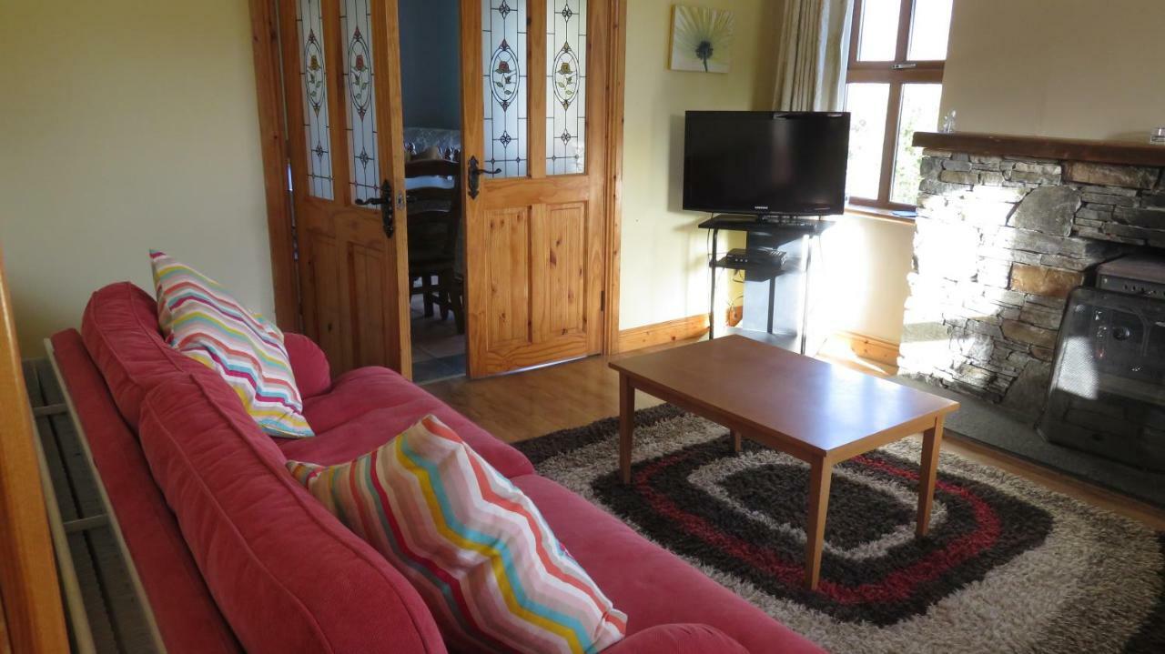 Heatherhill Farm Cottage In Letterfrack Beside Connemara National Park Εξωτερικό φωτογραφία