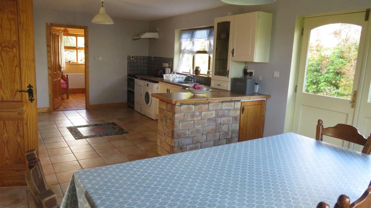 Heatherhill Farm Cottage In Letterfrack Beside Connemara National Park Εξωτερικό φωτογραφία